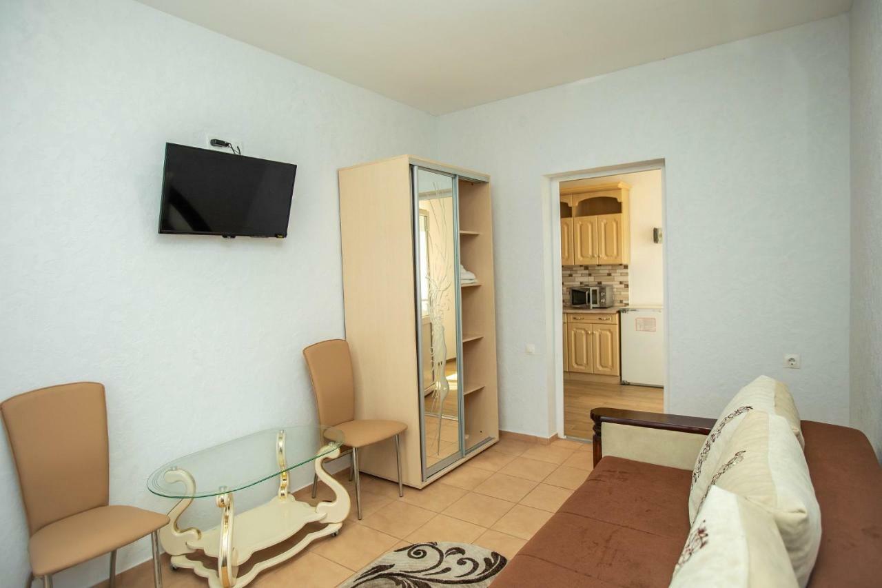 Amalia Hotel Zaliznyy Port Exterior photo